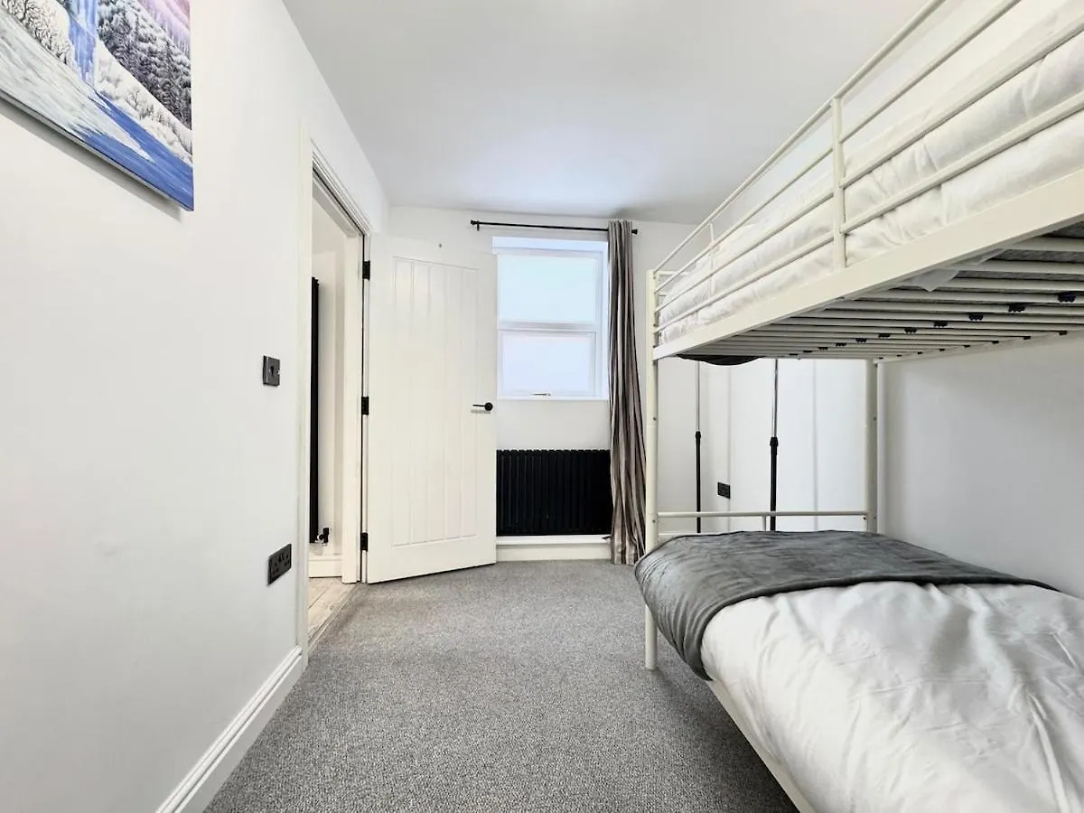 Modern 2 Bedroom Apartment - Near Hospital & Racecourse Ντόνκαστερ