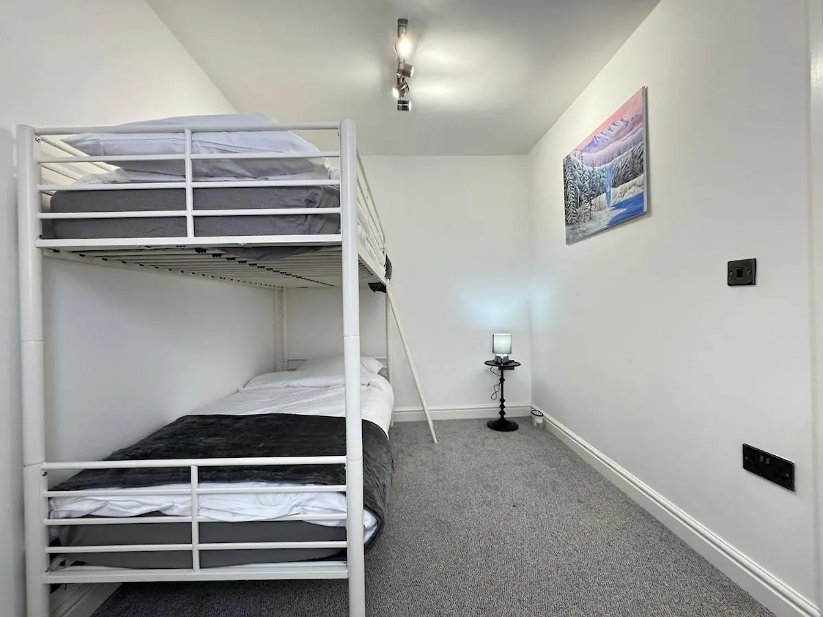 Modern 2 Bedroom Apartment - Near Hospital & Racecourse Ντόνκαστερ